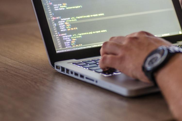 Νέες θέσεις εργασίας: PHP Developer & Web Designer